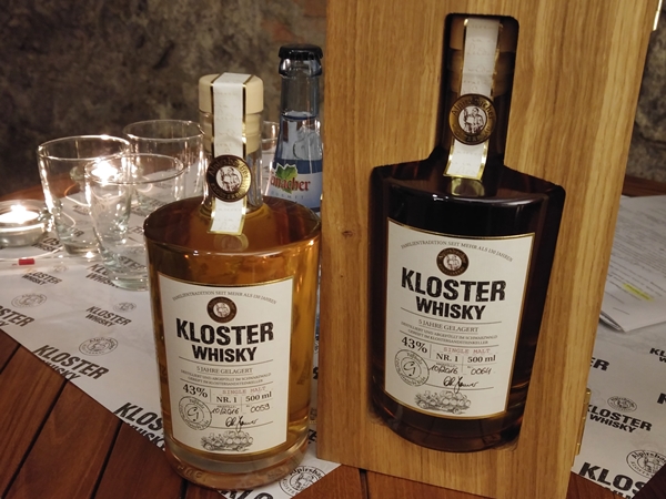 kloster-whisky-flaschen